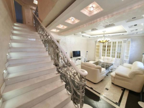Роскошная двухуровневая квартира Luxurious duplex apartment
